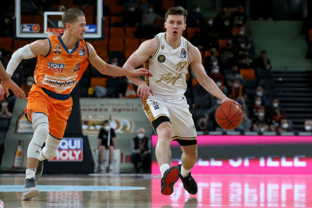 不褪色的传 不褪色的传